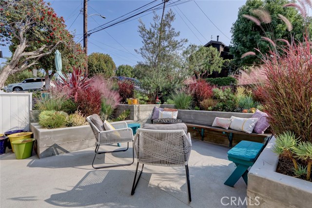 585 29th Street, Manhattan Beach, California 90266, 4 Bedrooms Bedrooms, ,3 BathroomsBathrooms,Residential,Sold,29th,SB21019167