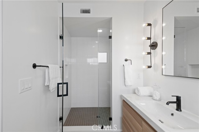 945 15th St, Hermosa Beach, California 90254, 4 Bedrooms Bedrooms, ,5 BathroomsBathrooms,Residential,Sold,15th St,SB20148499