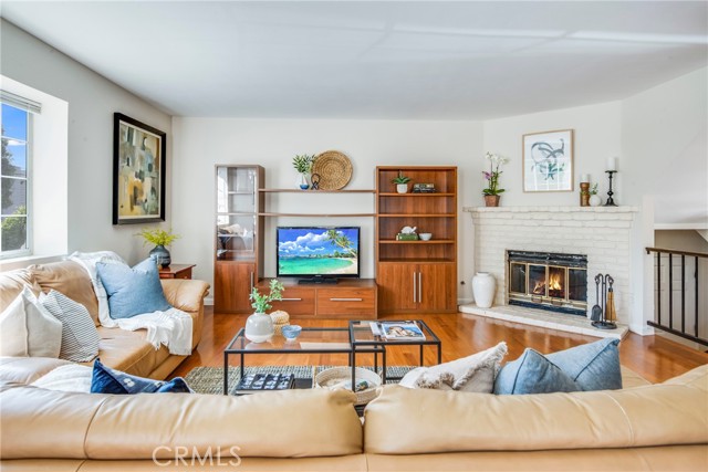 1427 12th Street, Manhattan Beach, California 90266, 2 Bedrooms Bedrooms, ,3 BathroomsBathrooms,Residential,Sold,12th,SB21102526
