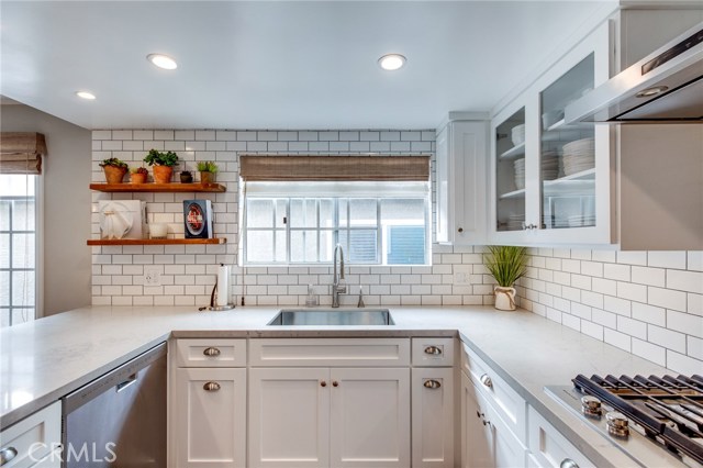 1809 Goodman Avenue, Redondo Beach, California 90278, 3 Bedrooms Bedrooms, ,2 BathroomsBathrooms,Residential,Sold,Goodman,SB18244991