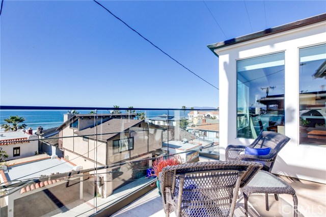 113 El Porto Street, Manhattan Beach, California 90266, 4 Bedrooms Bedrooms, ,2 BathroomsBathrooms,Residential,Sold,El Porto,SB19022186