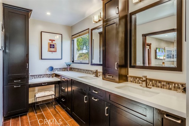 521 13th Street, Manhattan Beach, California 90266, 3 Bedrooms Bedrooms, ,1 BathroomBathrooms,Residential,Sold,13th,PW19054857