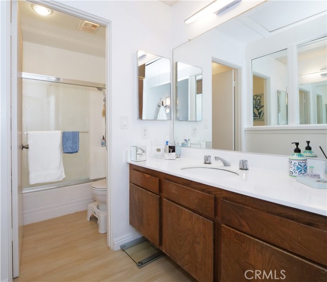 En suite master bath