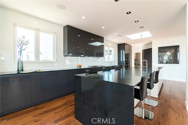 2524 Manhattan Avenue, Hermosa Beach, California 90254, 5 Bedrooms Bedrooms, ,3 BathroomsBathrooms,Residential,Sold,Manhattan,SB18096858
