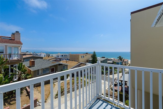 225 25th Street, Manhattan Beach, California 90266, ,Residential Income,Sold,25th,SB19200639