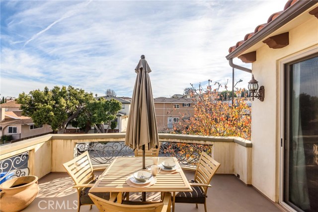 2609 Curtis Avenue, Redondo Beach, California 90278, 3 Bedrooms Bedrooms, ,2 BathroomsBathrooms,Residential,Sold,Curtis,SB19006810