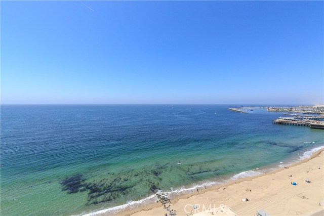 Enjoy the southern California lifestyle! Just a short drive to the beach.