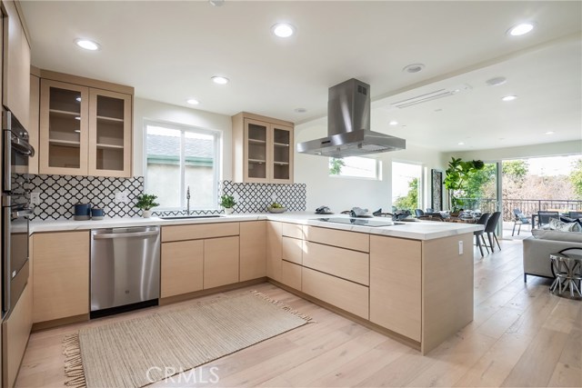 636 Vincent Park, Redondo Beach, California 90277, 3 Bedrooms Bedrooms, ,2 BathroomsBathrooms,Residential,Sold,Vincent Park,SB19274738