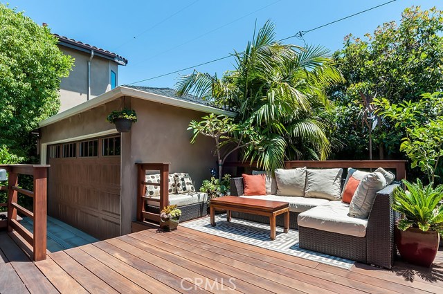1608 Faymont Avenue, Manhattan Beach, California 90266, 3 Bedrooms Bedrooms, ,1 BathroomBathrooms,Residential,Sold,Faymont,SB17110962