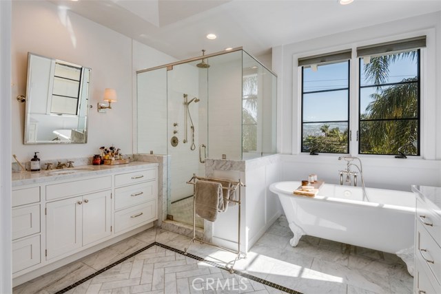 740 Avenue C, Redondo Beach, California 90277, 5 Bedrooms Bedrooms, ,5 BathroomsBathrooms,Residential,Sold,Avenue C,PV20082727