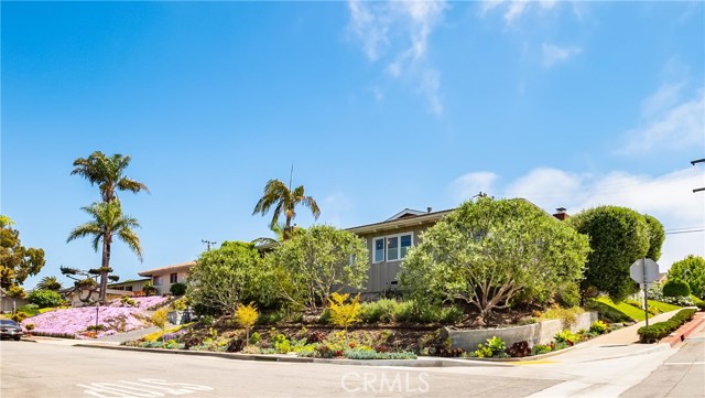 524 Meadows Avenue, Manhattan Beach, California 90266, 4 Bedrooms Bedrooms, ,3 BathroomsBathrooms,Residential,Sold,Meadows,SB20085070