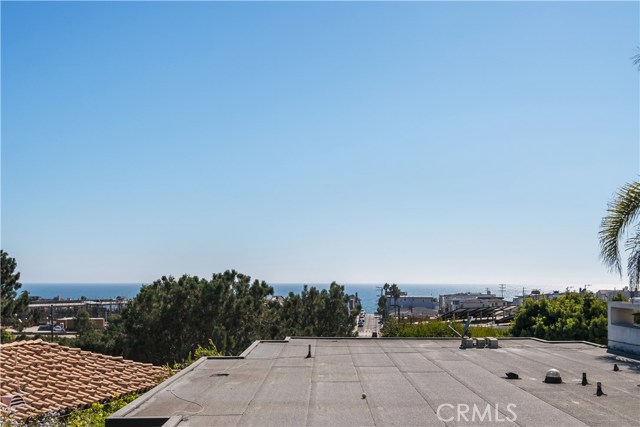 2904 Hermosa View Drive, Hermosa Beach, California 90254, 4 Bedrooms Bedrooms, ,3 BathroomsBathrooms,Residential,Sold,Hermosa View,SB20153265