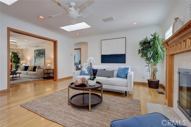 1057 8th Place, Hermosa Beach, California 90254, 5 Bedrooms Bedrooms, ,3 BathroomsBathrooms,Residential,Sold,8th,SB19212583