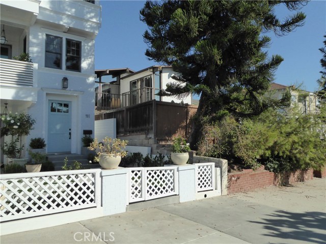 405 5th, Manhattan Beach, California 90266, 4 Bedrooms Bedrooms, ,1 BathroomBathrooms,Residential,Sold,5th,SB16738042