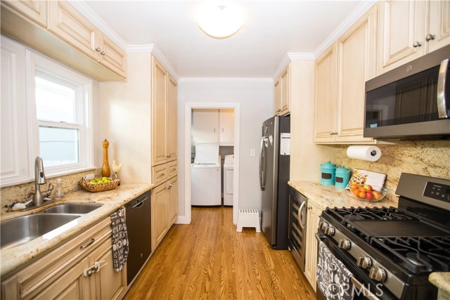 1520 Bayview, Hermosa Beach, California 90254, 3 Bedrooms Bedrooms, ,2 BathroomsBathrooms,Residential,Sold,Bayview,SB19028749