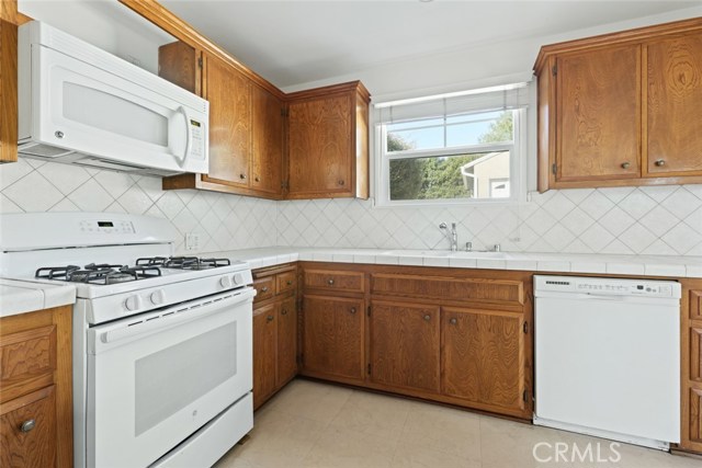 423 Avenue D, Redondo Beach, California 90277, 3 Bedrooms Bedrooms, ,1 BathroomBathrooms,Residential,Sold,Avenue D,SB20241282