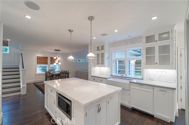 1111 8th Street, Hermosa Beach, California 90254, 4 Bedrooms Bedrooms, ,3 BathroomsBathrooms,Residential,Sold,8th,SB20223282