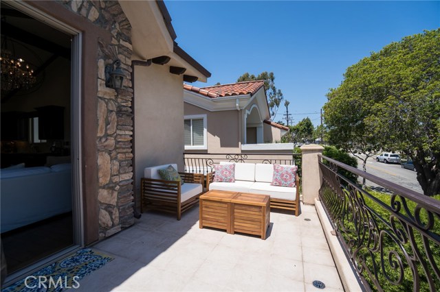 523 Lucia Avenue, Redondo Beach, California 90277, 4 Bedrooms Bedrooms, ,4 BathroomsBathrooms,Residential,Sold,Lucia,SB18107148