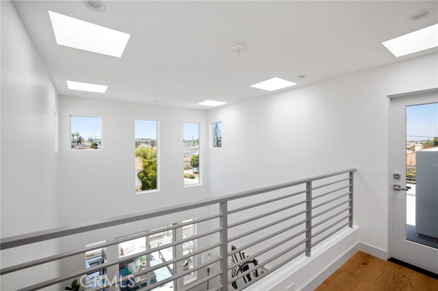 2006 Morgan Lane, Redondo Beach, California 90278, 4 Bedrooms Bedrooms, ,3 BathroomsBathrooms,Residential,Sold,Morgan,SB20119516