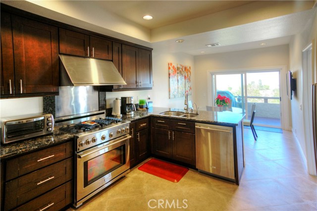 75 Hilltop Circle, Rancho Palos Verdes, California 90275, 3 Bedrooms Bedrooms, ,2 BathroomsBathrooms,Residential,Sold,Hilltop,BB17275527