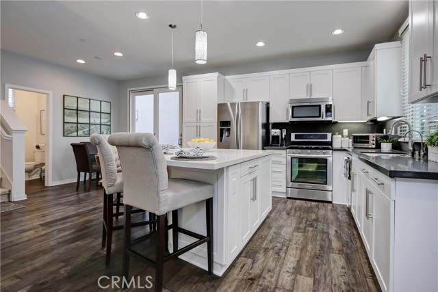 3 Bed Home for Sale in Hawthorne, California