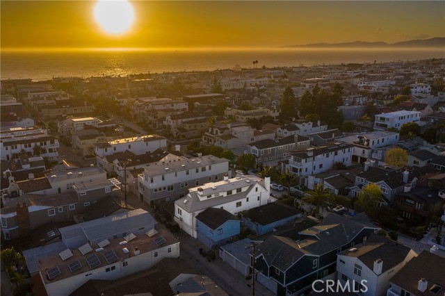 524 4th Street, Manhattan Beach, California 90266, 4 Bedrooms Bedrooms, ,2 BathroomsBathrooms,Residential,Sold,4th,SB21061545
