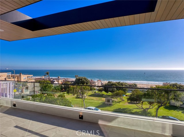 2612 Highland Avenue, Manhattan Beach, California 90266, 4 Bedrooms Bedrooms, ,1 BathroomBathrooms,Residential,Sold,Highland,SB20147977