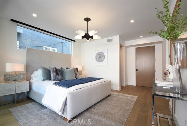 222 1st Place, Manhattan Beach, California 90266, 3 Bedrooms Bedrooms, ,3 BathroomsBathrooms,Residential,Sold,1st,SB19222616