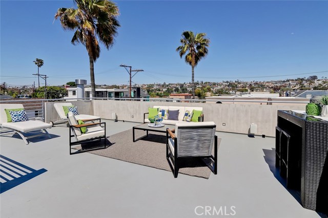 354 Longfellow Avenue, Hermosa Beach, California 90254, 3 Bedrooms Bedrooms, ,2 BathroomsBathrooms,Residential,Sold,Longfellow,SB19093586