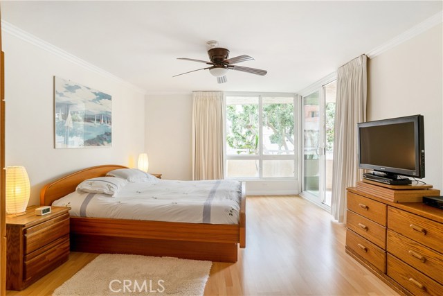 428 Esplanade, Redondo Beach, California 90277, 3 Bedrooms Bedrooms, ,2 BathroomsBathrooms,Residential,Sold,Esplanade,SB18127217