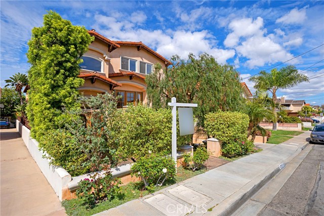 2317 Harriman Lane, Redondo Beach, California 90278, 4 Bedrooms Bedrooms, ,3 BathroomsBathrooms,Residential,Sold,Harriman,SB19117532