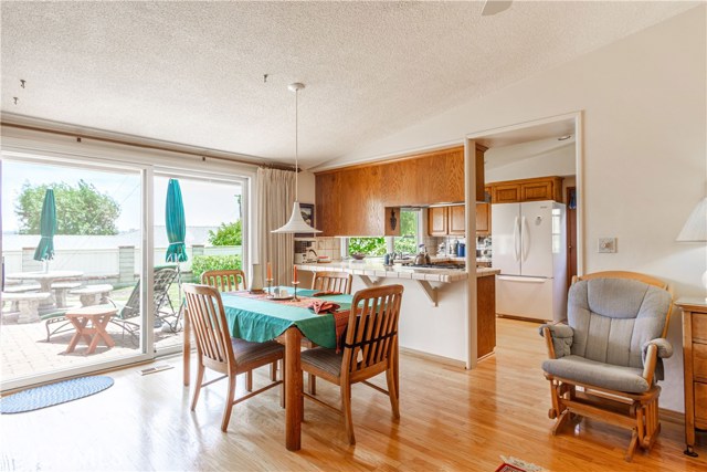 nice layout from dining room into kitchen