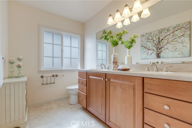 23 Via Granada, Rolling Hills Estates, California 90274, 3 Bedrooms Bedrooms, ,3 BathroomsBathrooms,Residential,Sold,Via Granada,TR21006057