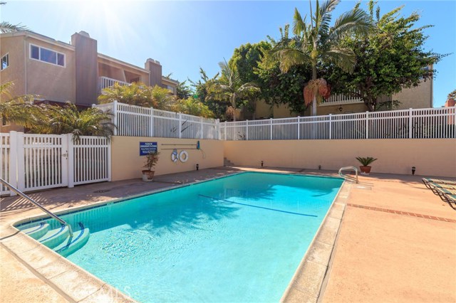 1400 Stanford Avenue, Redondo Beach, California 90278, 2 Bedrooms Bedrooms, ,2 BathroomsBathrooms,Residential,Sold,Stanford,SB18128290