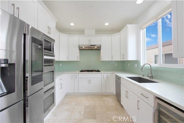2305 Carnegie Lane, Redondo Beach, California 90278, 3 Bedrooms Bedrooms, ,2 BathroomsBathrooms,Residential,Sold,Carnegie,SB19145300