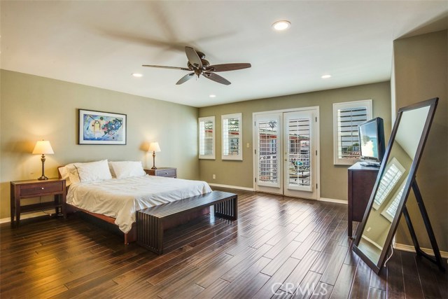 202 Lucia Avenue, Redondo Beach, California 90277, 4 Bedrooms Bedrooms, ,3 BathroomsBathrooms,Residential,Sold,Lucia,PV17247828