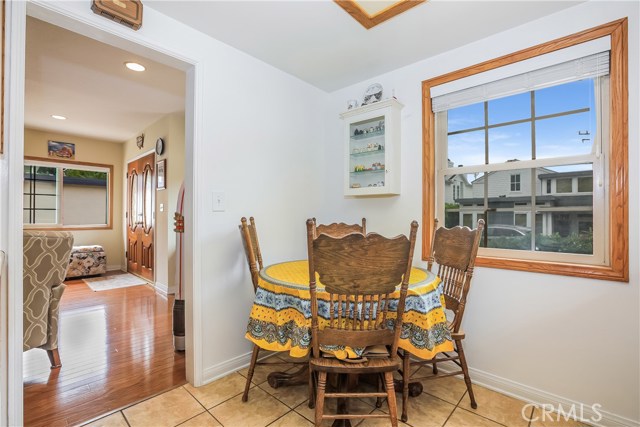 575 27th Street, Manhattan Beach, California 90266, 3 Bedrooms Bedrooms, ,2 BathroomsBathrooms,Residential,Sold,27th,SB20184476