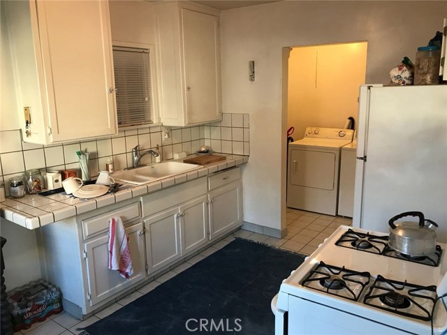 1120 9th Street, Hermosa Beach, California 90254, 2 Bedrooms Bedrooms, ,1 BathroomBathrooms,Residential,Sold,9th,SB18016791