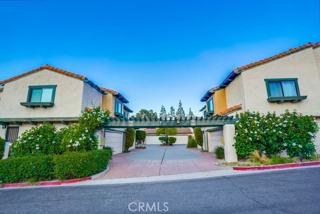 beautiful landscaping taken care of by the HOA