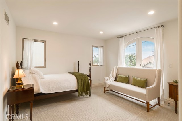 922 2nd, Hermosa Beach, California 90254, 4 Bedrooms Bedrooms, ,5 BathroomsBathrooms,Residential,Sold,2nd,SB19107146