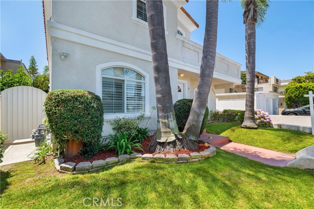 2620 Voorhees Avenue, Redondo Beach, California 90278, 3 Bedrooms Bedrooms, ,3 BathroomsBathrooms,Residential,Sold,Voorhees,SB20129080