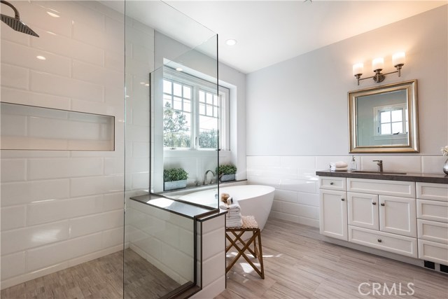 1900 Lynngrove Drive, Manhattan Beach, California 90266, 5 Bedrooms Bedrooms, ,2 BathroomsBathrooms,Residential,Sold,Lynngrove,SB19050815