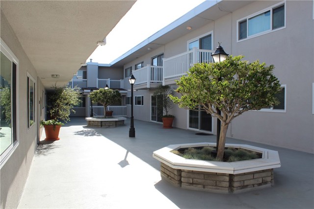 2411 Prospect Avenue, Hermosa Beach, California 90254, 1 Bedroom Bedrooms, ,1 BathroomBathrooms,Residential,Sold,Prospect,OC19126826