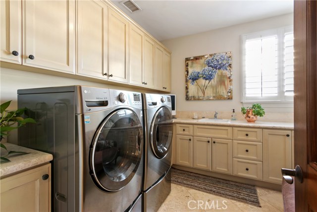 808 Maria Avenue, Redondo Beach, California 90277, 4 Bedrooms Bedrooms, ,3 BathroomsBathrooms,Residential,Sold,Maria,SB20184388