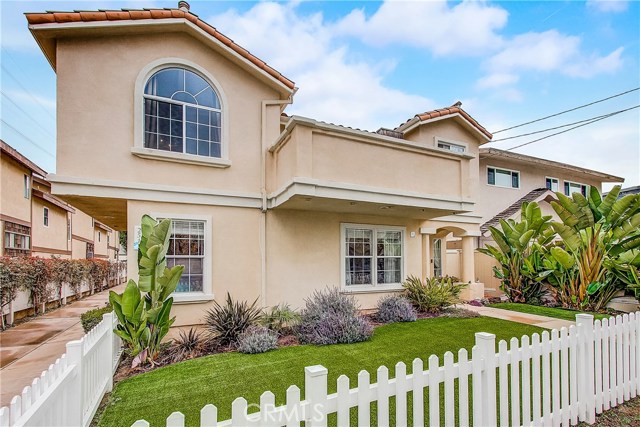 2513 Mathews Avenue, Redondo Beach, California 90278, 4 Bedrooms Bedrooms, ,3 BathroomsBathrooms,Residential,Sold,Mathews,SB20051919