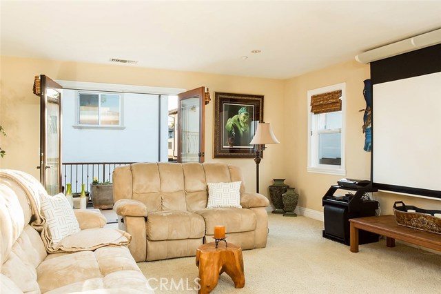 502 Juanita Avenue, Redondo Beach, California 90277, 3 Bedrooms Bedrooms, ,2 BathroomsBathrooms,Residential,Sold,Juanita,OC17042114