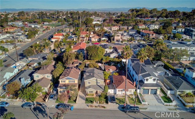 1019 Avenue B, Redondo Beach, California 90277, 4 Bedrooms Bedrooms, ,2 BathroomsBathrooms,Residential,Sold,Avenue B,PV20263391