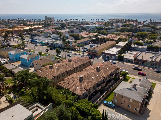 704 Pacific Coast Hwy, Redondo Beach, California 90277, 3 Bedrooms Bedrooms, ,2 BathroomsBathrooms,Residential,Sold,Pacific Coast Hwy,SB18201365