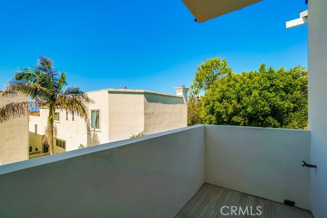 521 Helberta Avenue, Redondo Beach, California 90277, 4 Bedrooms Bedrooms, ,3 BathroomsBathrooms,Residential,Sold,Helberta,SB19088015