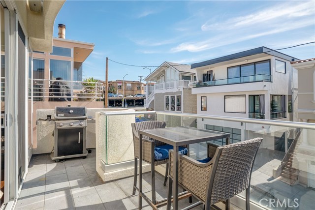 225 38th, Manhattan Beach, California 90266, 3 Bedrooms Bedrooms, ,3 BathroomsBathrooms,Residential,Sold,38th,SB19020609